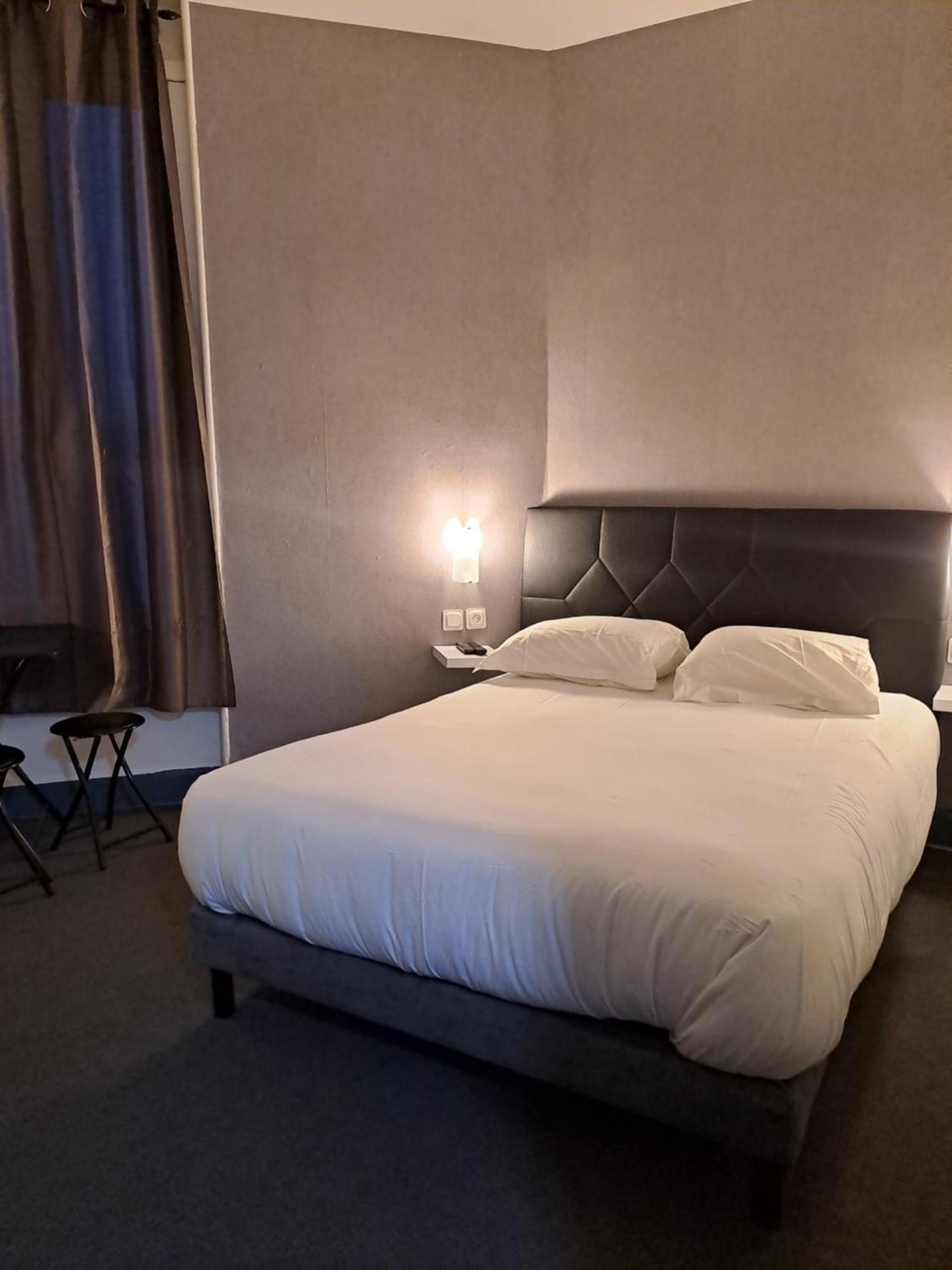 Hotel Le Celtic Монлюсон Экстерьер фото