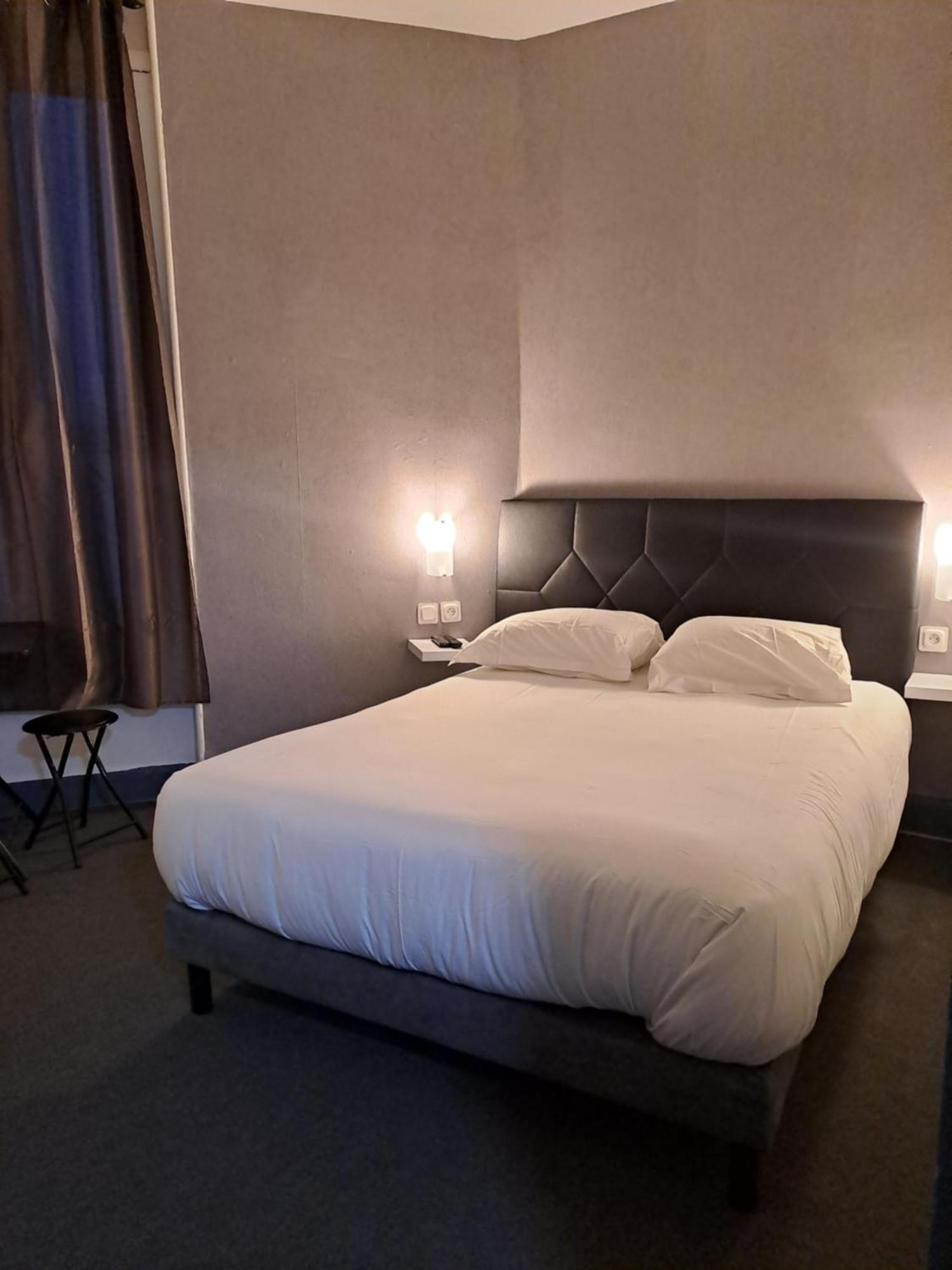 Hotel Le Celtic Монлюсон Экстерьер фото